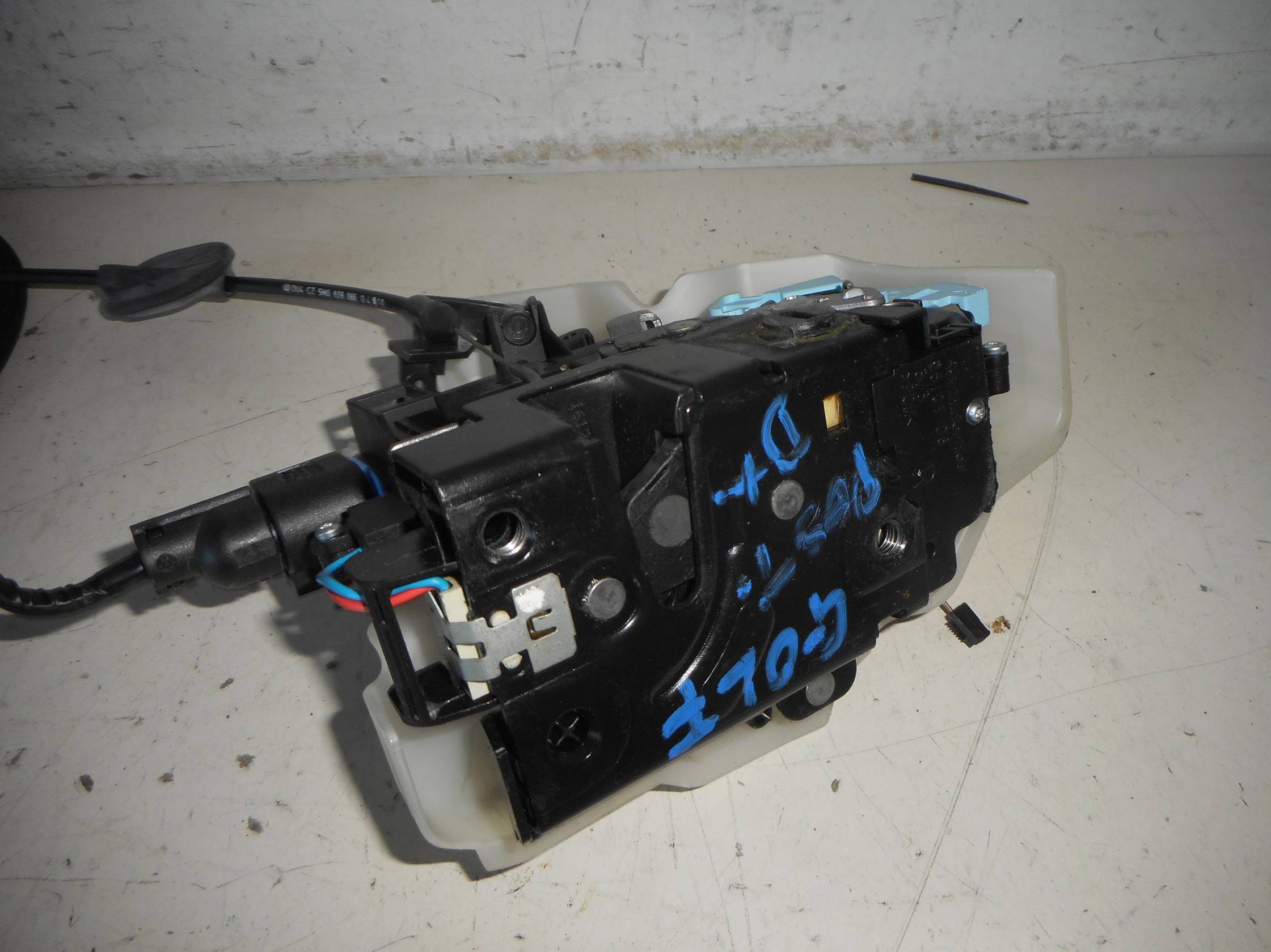 Serratura porta post. dx.